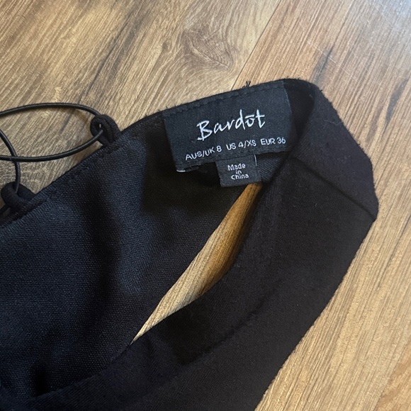 Bardot Black Lace-Up V-neckline Dress - Picture 3 of 5